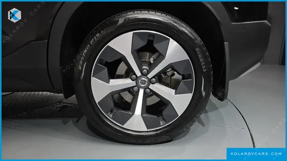 VOLVO XC40 B4 ULTIMATE BRIGHT