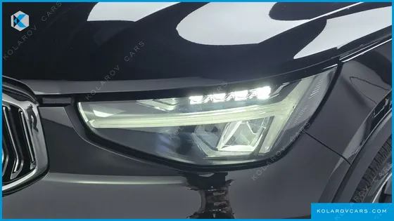 VOLVO XC40 B4 ULTIMATE BRIGHT
