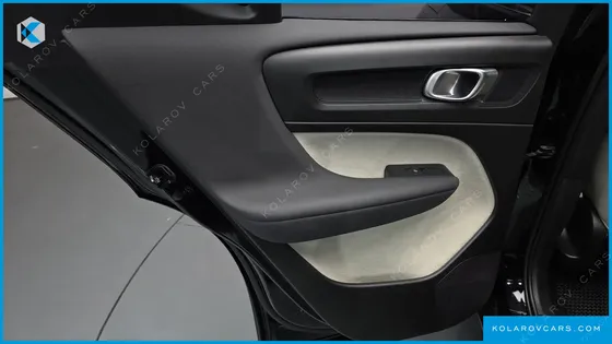 VOLVO XC40 B4 ULTIMATE BRIGHT