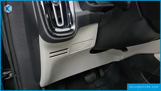 VOLVO XC40 B4 ULTIMATE BRIGHT