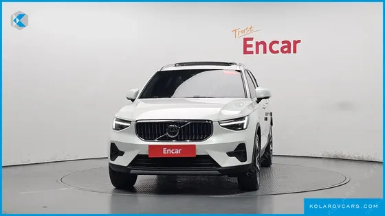VOLVO XC40 B4 ULTRA BRIGHT