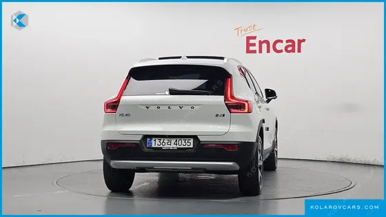 VOLVO XC40 B4 ULTRA BRIGHT