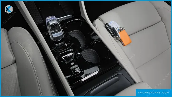 VOLVO XC40 B4 ULTRA BRIGHT