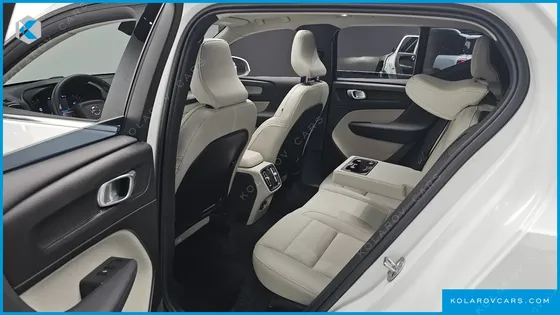 VOLVO XC40 B4 ULTRA BRIGHT