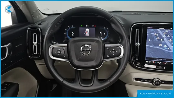 VOLVO XC40 B4 ULTRA BRIGHT