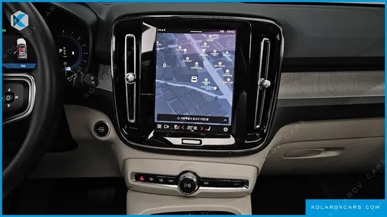 VOLVO XC40 B4 ULTRA BRIGHT