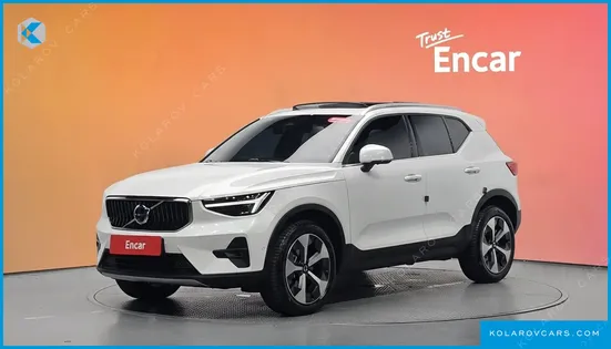 VOLVO XC40 B4 ULTRA BRIGHT