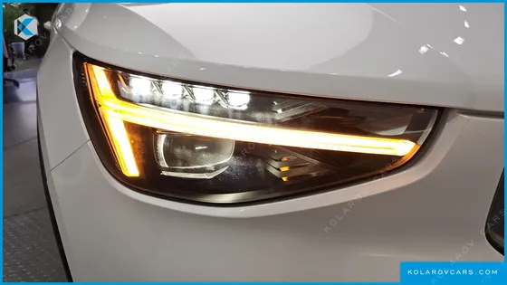 VOLVO XC40 B4 ULTRA BRIGHT