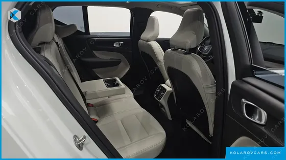 VOLVO XC40 B4 ULTRA BRIGHT