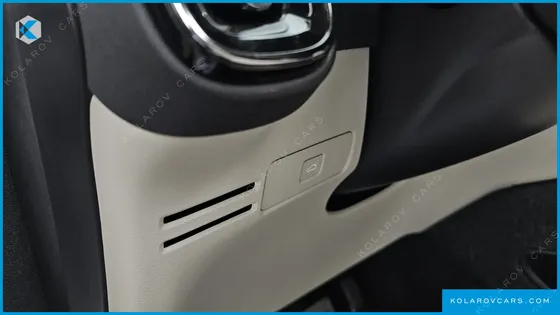 VOLVO XC40 B4 ULTRA BRIGHT
