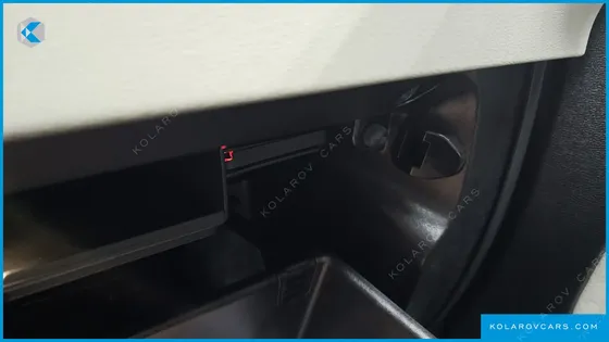 VOLVO XC40 B4 ULTRA BRIGHT