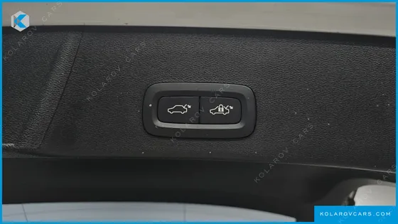 VOLVO XC40 B4 ULTRA BRIGHT