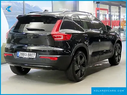 VOLVO XC40 B4 BLACK EDITION