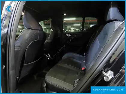 VOLVO XC40 B4 BLACK EDITION