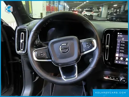 VOLVO XC40 B4 BLACK EDITION
