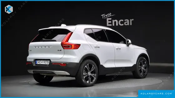 VOLVO XC40 B4 INSCRIPTION