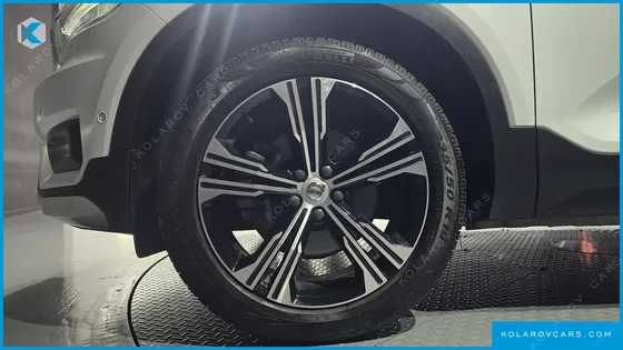 VOLVO XC40 B4 INSCRIPTION
