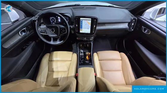 VOLVO XC40 B4 INSCRIPTION