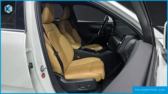 VOLVO XC40 B4 INSCRIPTION