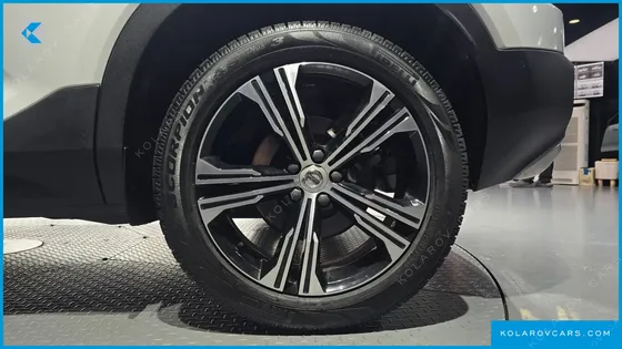 VOLVO XC40 B4 INSCRIPTION