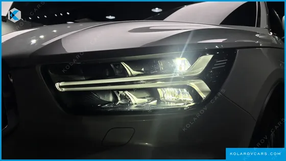 VOLVO XC40 B4 INSCRIPTION