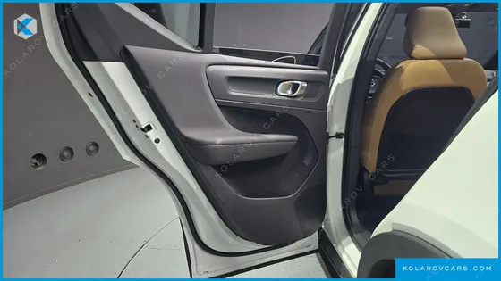 VOLVO XC40 B4 INSCRIPTION