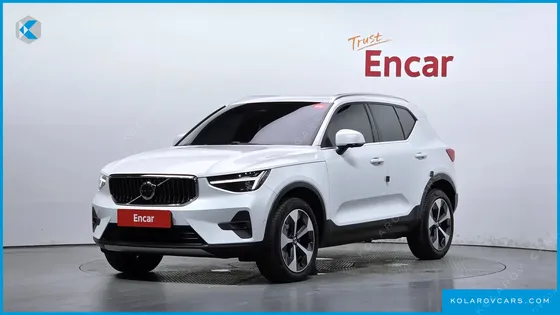 VOLVO XC40 B4 ULTIMATE BRIGHT