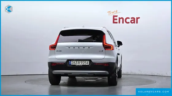 VOLVO XC40 B4 ULTIMATE BRIGHT