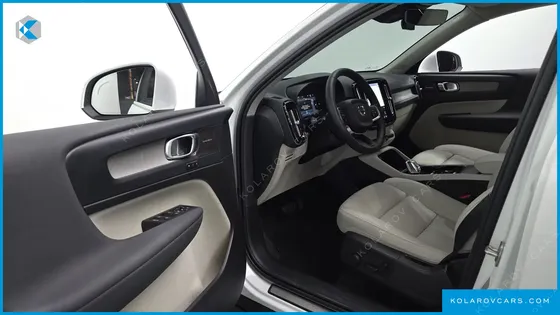 VOLVO XC40 B4 ULTIMATE BRIGHT