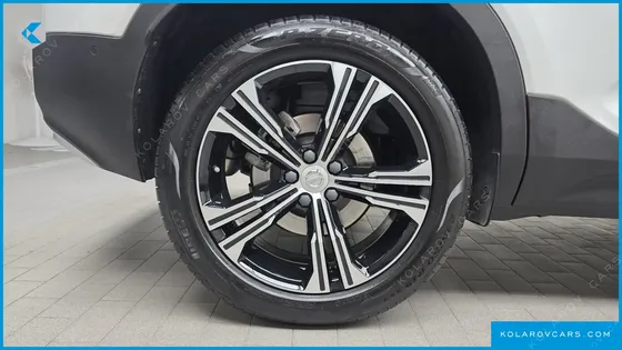 VOLVO XC40 B4 INSCRIPTION