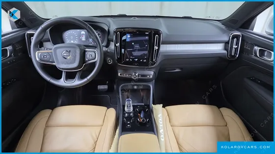 VOLVO XC40 B4 INSCRIPTION