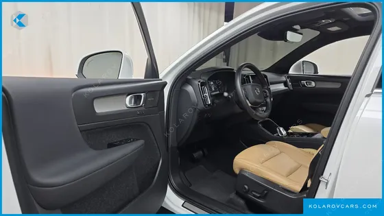 VOLVO XC40 B4 INSCRIPTION