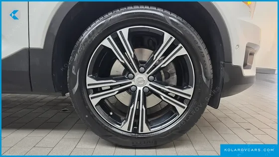 VOLVO XC40 B4 INSCRIPTION