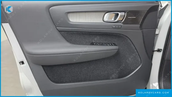 VOLVO XC40 B4 INSCRIPTION