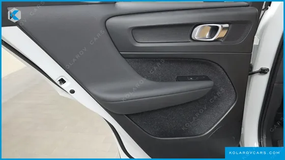 VOLVO XC40 B4 INSCRIPTION