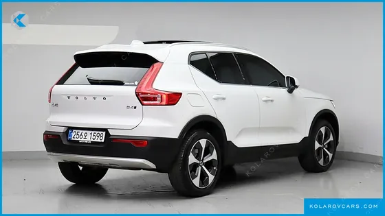 VOLVO XC40 B4 ULTRA BRIGHT