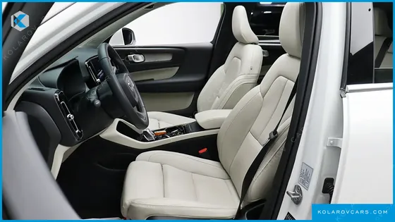 VOLVO XC40 B4 ULTRA BRIGHT