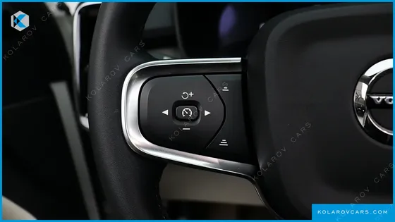 VOLVO XC40 B4 ULTRA BRIGHT