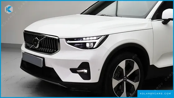 VOLVO XC40 B4 ULTRA BRIGHT