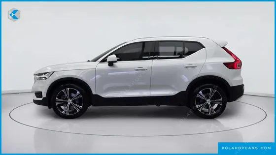 VOLVO XC40 B4 INSCRIPTION