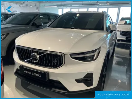 VOLVO XC40 B4 ULTRA BRIGHT