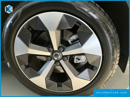 VOLVO XC40 B4 ULTRA BRIGHT