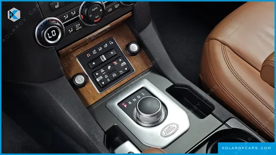 LAND ROVER DISCOVERY 3.0 SDV6 LANDMARK EDITION