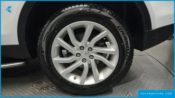 LAND ROVER DISCOVERY SPORT 2.0 TD4 SE (150PS)