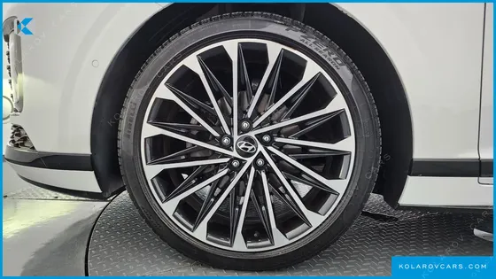 HYUNDAI GRANDEUR CALLIGRAPHY