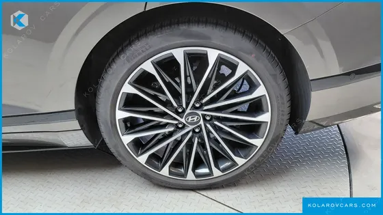 HYUNDAI GRANDEUR CALLIGRAPHY