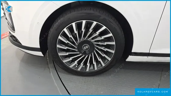 HYUNDAI GRANDEUR HONORS