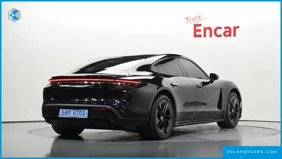 PORSCHE TAYCAN GTS