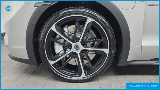 PORSCHE TAYCAN TURBO CROSS TURISMO