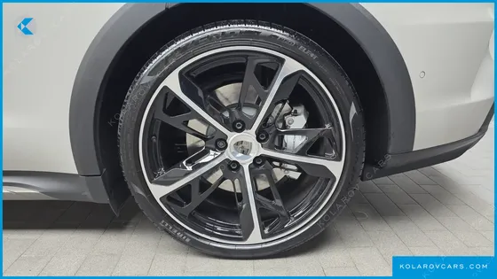 PORSCHE TAYCAN TURBO CROSS TURISMO